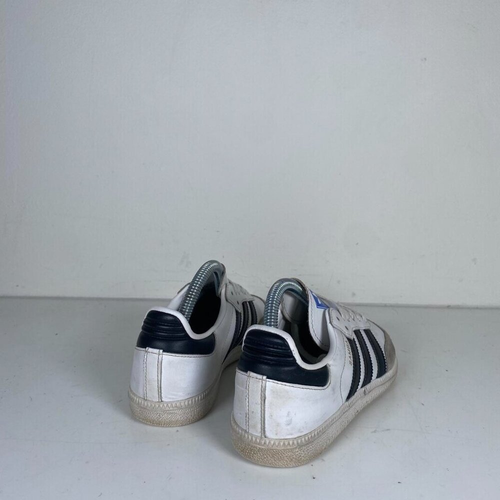 Leather Low Top Streetwear Soccer Sneakers - Picture 5 of 5
